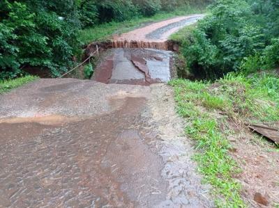Prefeitura De Virmond registra inÃºmeros pontos crÃ­ticos, causados pelas chuvas